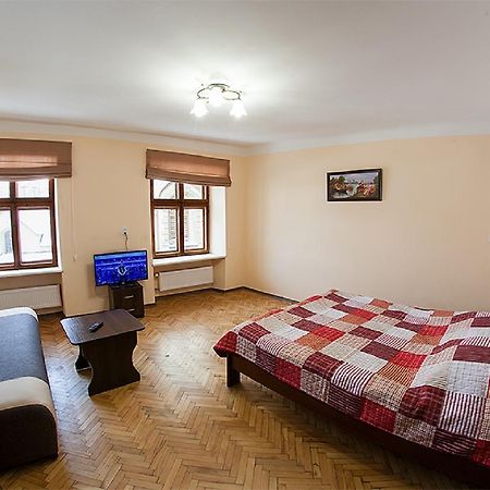 לבוב Квартира В Центрі На Вулиці Вірменській 12 Є Дві Спальні Двуспальні Ліжка מראה חיצוני תמונה